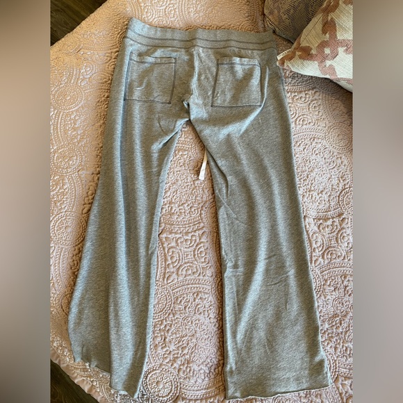 PINK Victoria's Secret Gray Sweatpants with Love Pink Logo - Picture 3 of 4